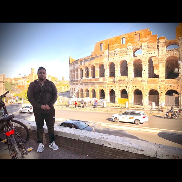 Meet your Posher, Kelvin - Picture 2 of 3